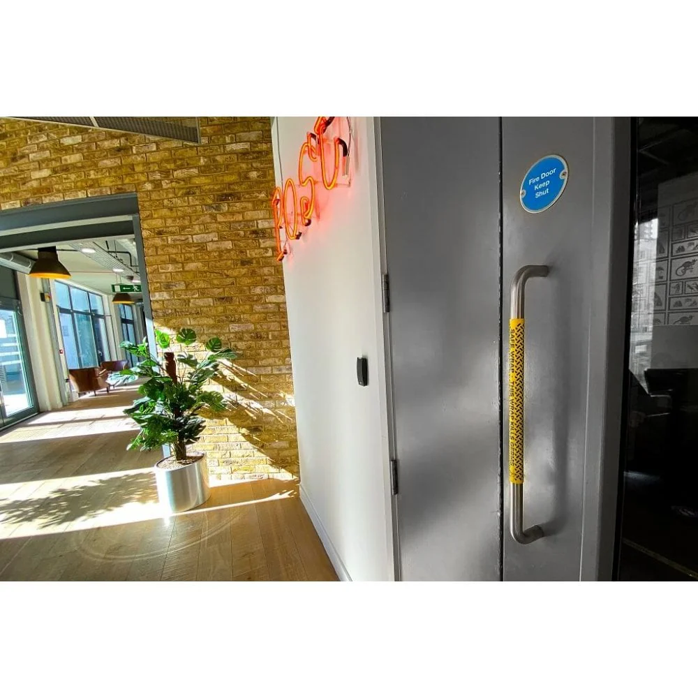 VERACO SAFE WRAP ™ Antibacterial Pull Door Handle Wrap (100 mm x 250 mm) - Image 6